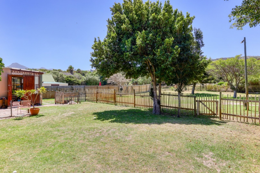 To Let 4 Bedroom Property for Rent in Crofters Valley Western Cape